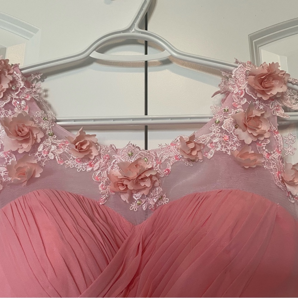 Pink dress - Picture 3 of 4